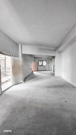 Spațiu comercial, de 1,600 mp, în Râșnov