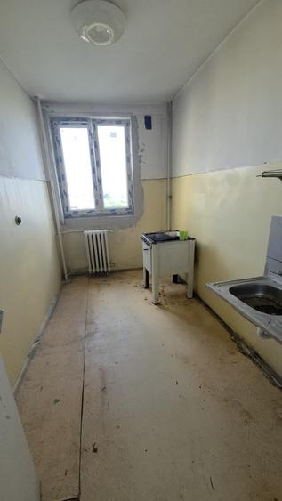 Apartament cu 2 camere semidecomandat în Colentina