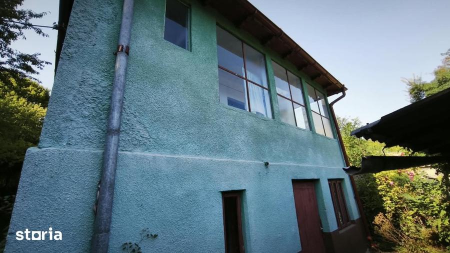 Casă cu 3 camere cu Teren 1185 Mp în Central