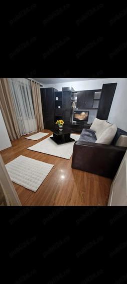 Apartament cu 3 camere decomandat în Tudor