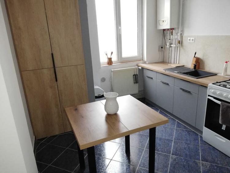 Apartament cu 2 camere decomandat în Central
