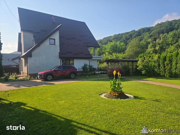 Casă cu 4 camere cu Teren 5500 Mp în Luncani