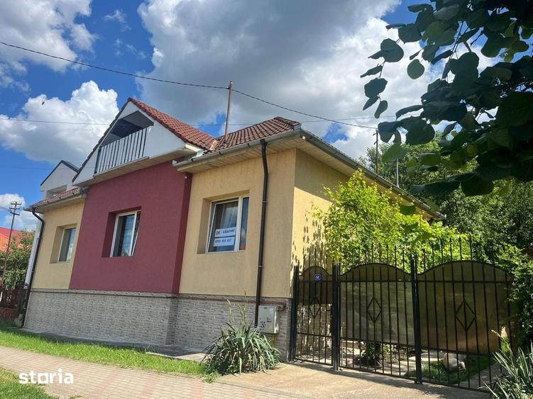 Casă cu 5 camere cu Teren 1480 Mp în Central