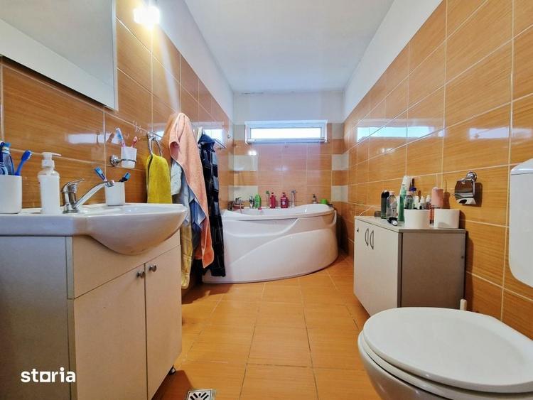 Casă cu 4 camere cu Teren 180 Mp în Borhanci