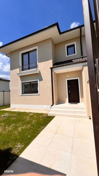 Casă cu 4 camere cu Teren 250 Mp în Central