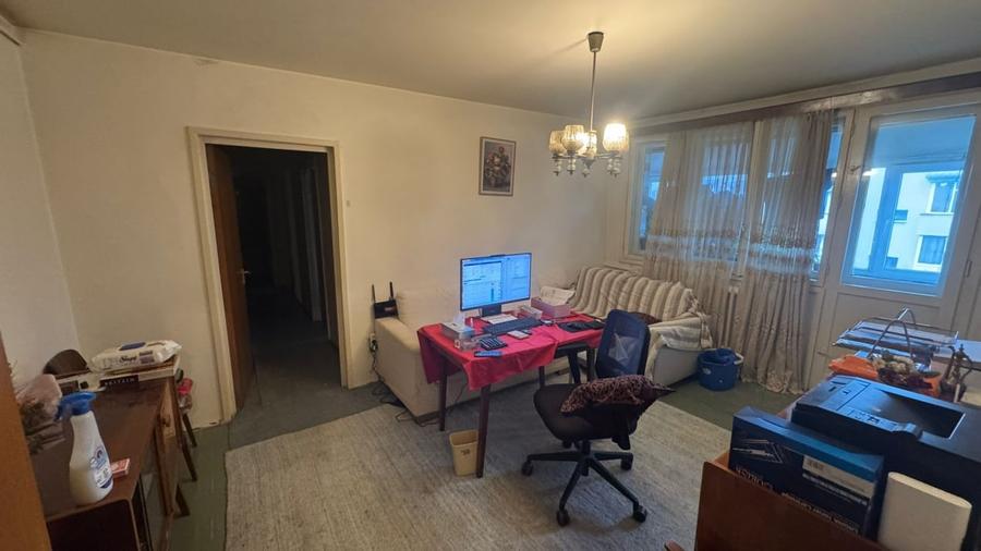 Apartament cu 4 camere decomandat în Gorjului