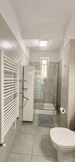 Apartament cu 2 camere semidecomandat, mobilat în Central