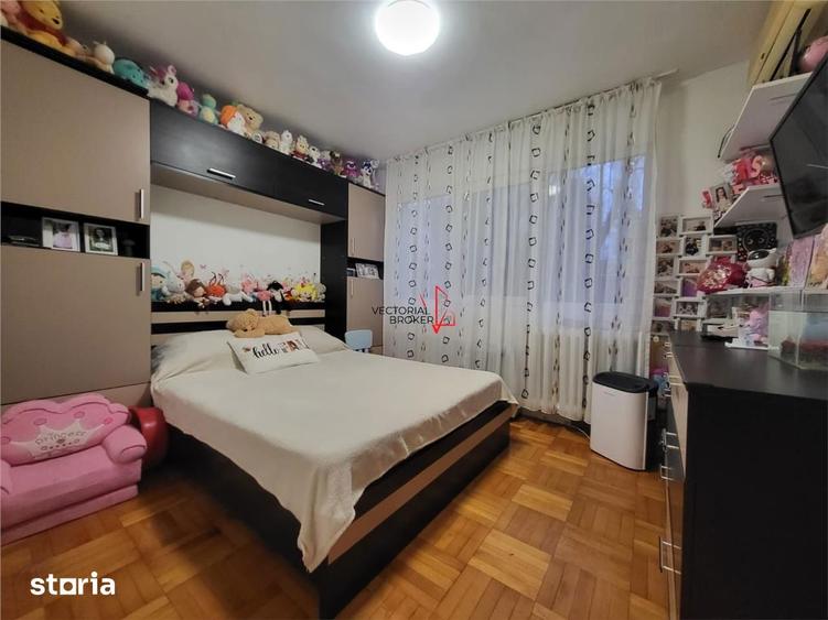 Apartament cu 4 camere semidecomandat, mobilat în Berceni
