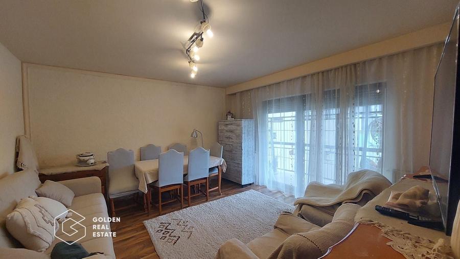 Apartament 3 camere, etaj 2, decomandat, zona Podgoria - 2