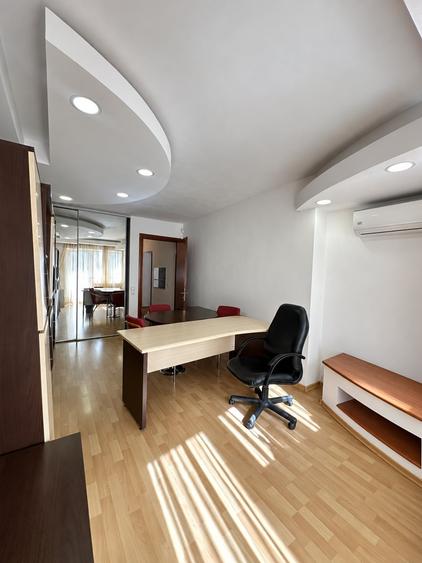 Apartament cu 3 camere semidecomandat, mobilat în Nerva Traian