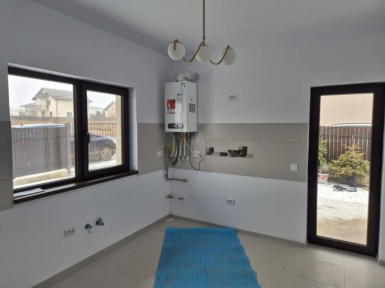 Casă individuală cu 3 camere cu Canalizare în Popas Păcurari