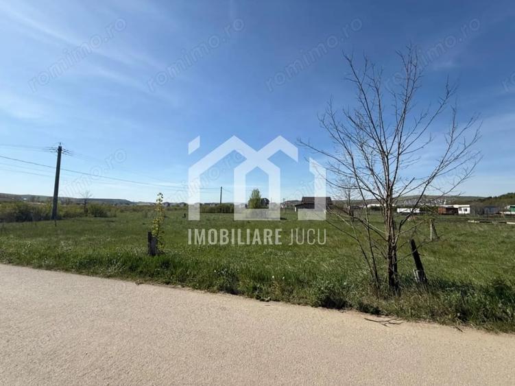Teren de 925 mp, în Jucu