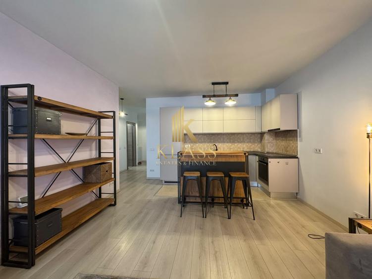 Apartament cu 3 camere semidecomandat, mobilat în Unirii