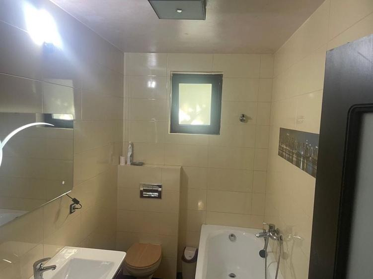 Apartament cu 4 camere decomandat în Chiajna