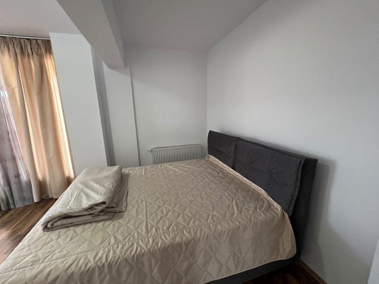 Apartament cu 3 camere decomandat în Tudor