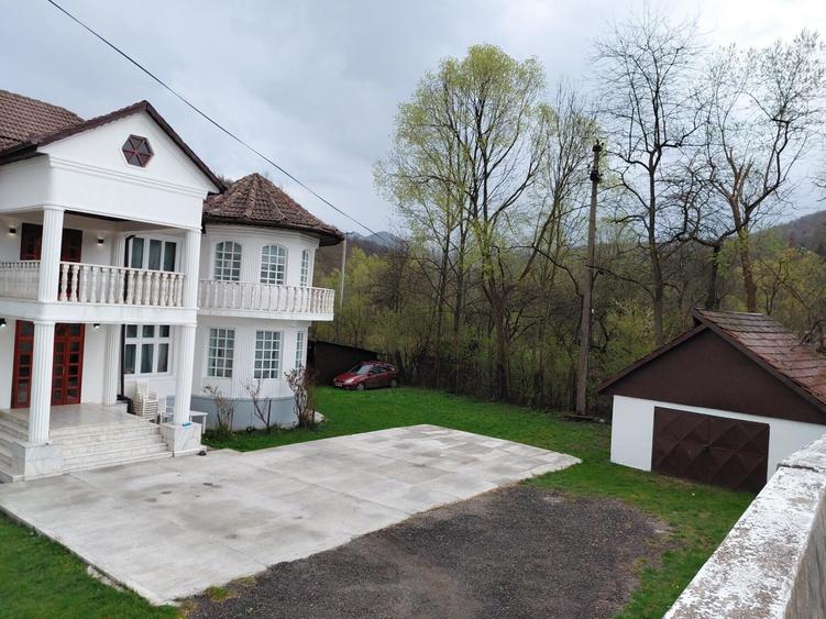 Casa cu 5 camere + teren intravilan de 1209 mp in Iscroni- Aninoasa - 5