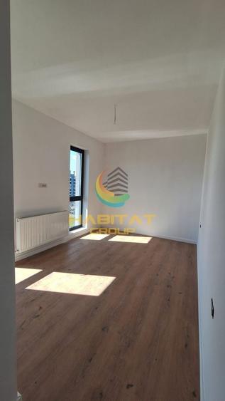 Apartament cu 4 camere decomandat în Metalurgiei