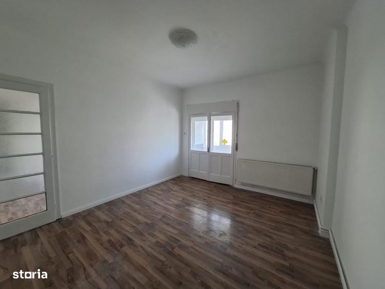 Apartament cu 3 camere decomandat în Dorobanți