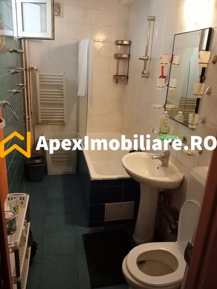 Apartament cu 3 camere semidecomandat, mobilat în 1 Decembrie 1918