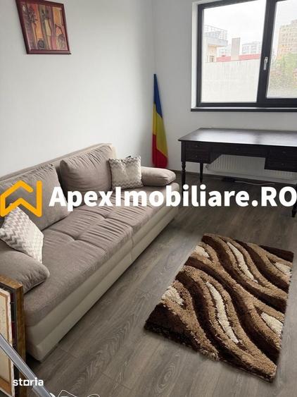 Apartament cu 4 camere decomandat în Titan