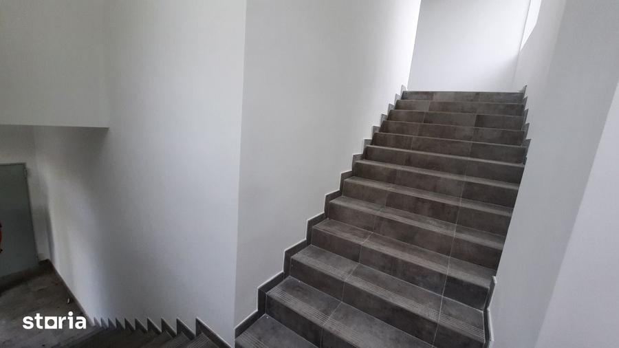 Garsonieră în Vest
