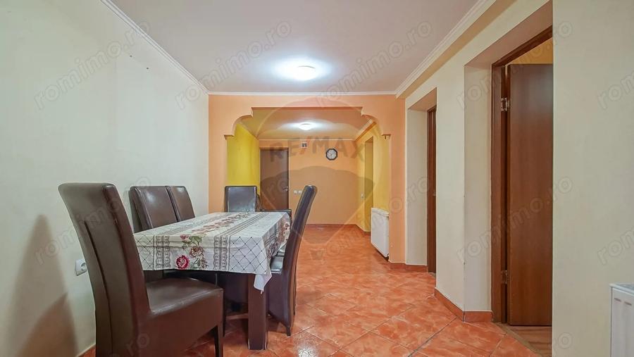 Casă cu 6 camere cu Teren 337 Mp în Central