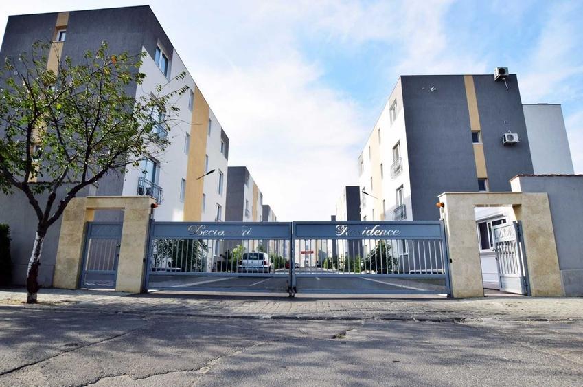 Apartament cu 3 camere decomandat în Jiului