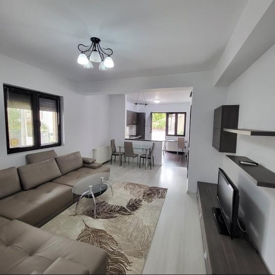 Apartament cu 2 camere semidecomandat, mobilat în Băneasa