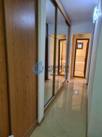 Apartament cu 3 camere decomandat în C5