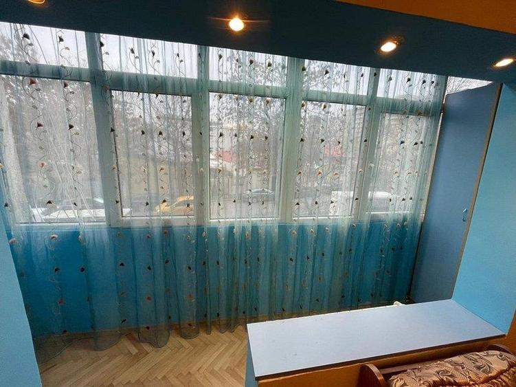 Apartament cu 3 camere decomandat în Lizeanu