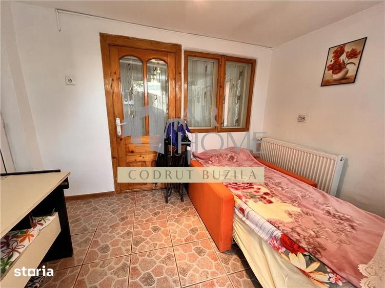 Casă cu 5 camere decomandat cu Teren 287 Mp în Târgșoru Vechi