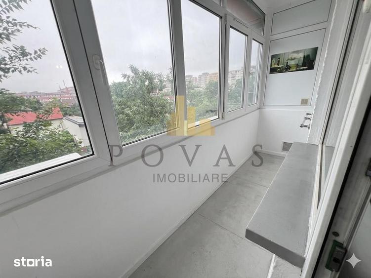 Apartament cu 3 camere semidecomandat în Rahova