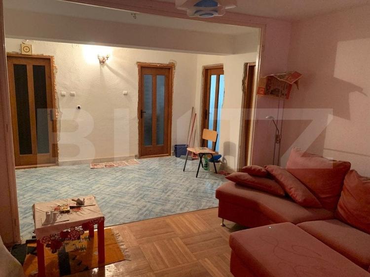Apartament cu 4 camere decomandat, mobilat în Cetate