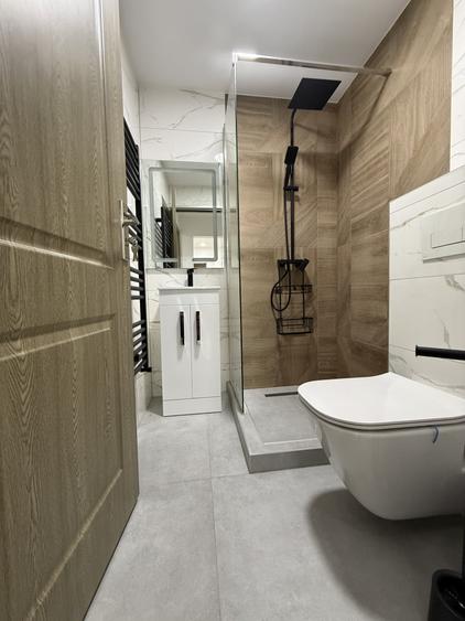 Apartament cu 4 camere decomandat în Complex Studențesc