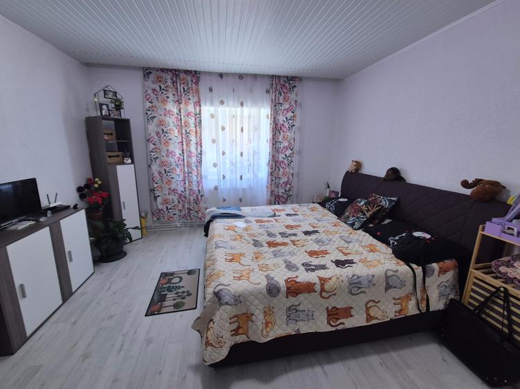 Casă individuală cu 4 camere cu Canalizare în Muncitoresc