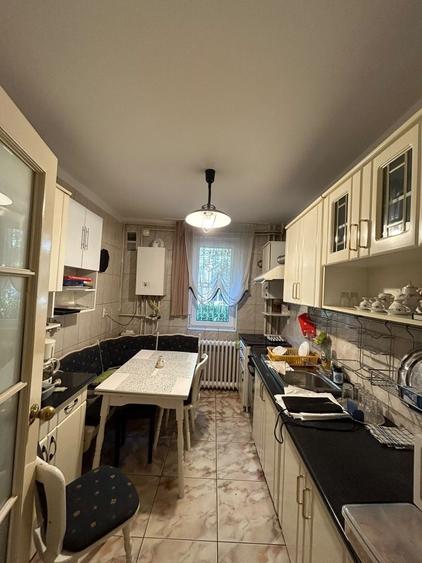 Apartament cu 3 camere decomandat în Dosu Bricii