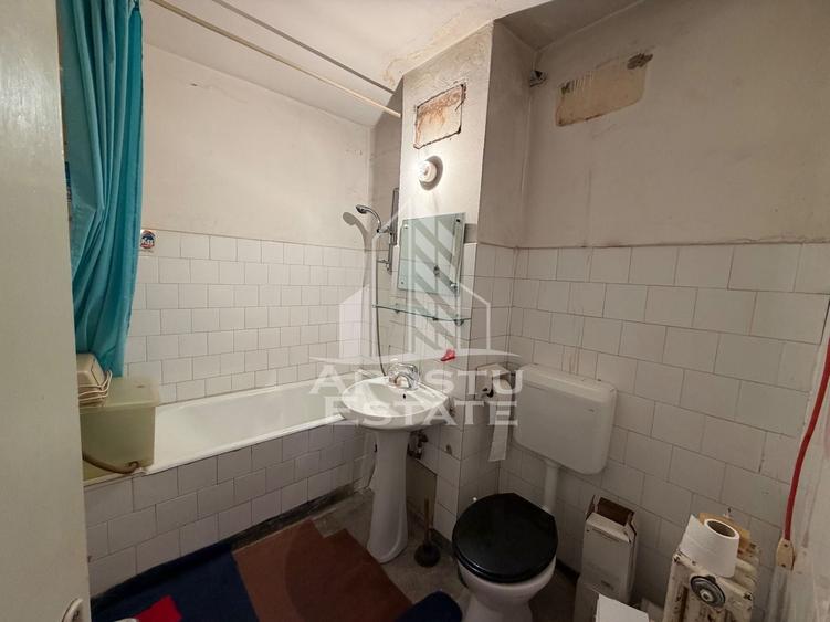 Apartament cu 3 camere decomandat în Bucovina