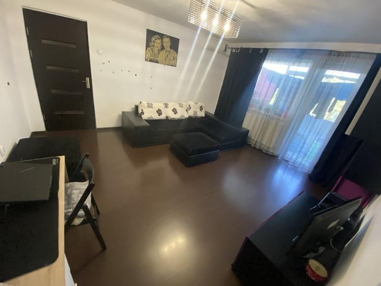 Apartament cu 2 camere semidecomandat în Carrefour
