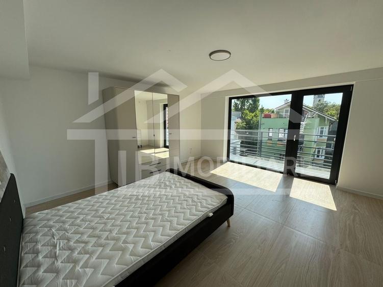 Apartament cu 3 camere semidecomandat în Central