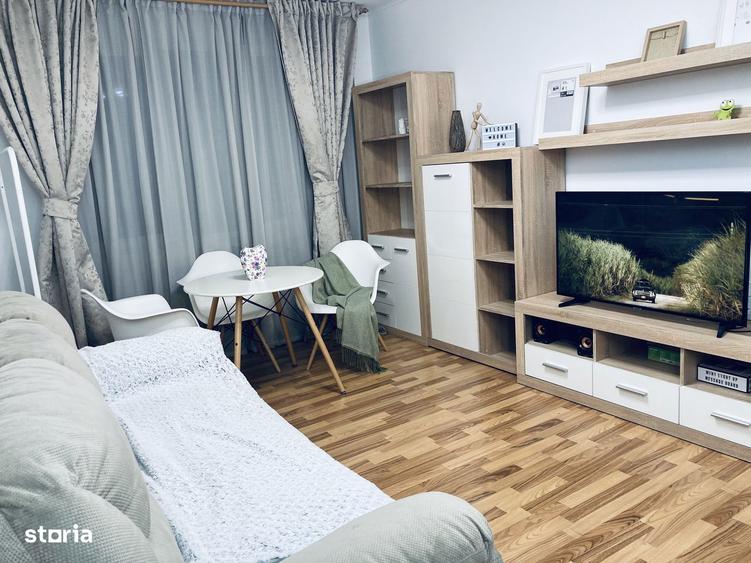 Apartament cu 3 camere decomandat, mobilat în Titan