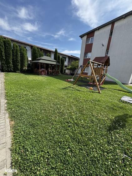 Apartament cu 3 camere semidecomandat în Florești