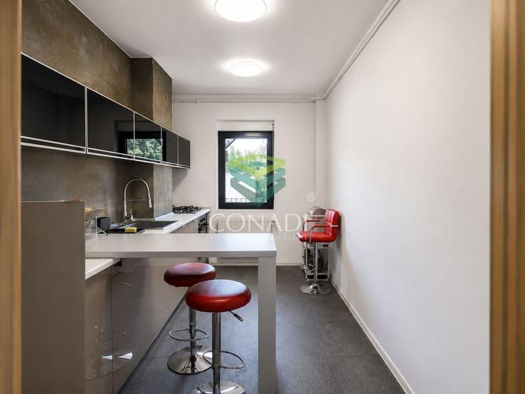 Apartament cu 3 camere decomandat, mobilat în Dacia