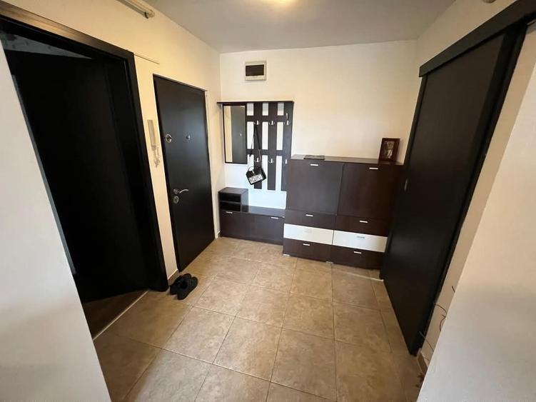 Apartament cu 3 camere decomandat în Lipovei