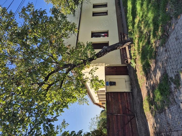 Casă cu Teren 2700 Mp în Giarmata
