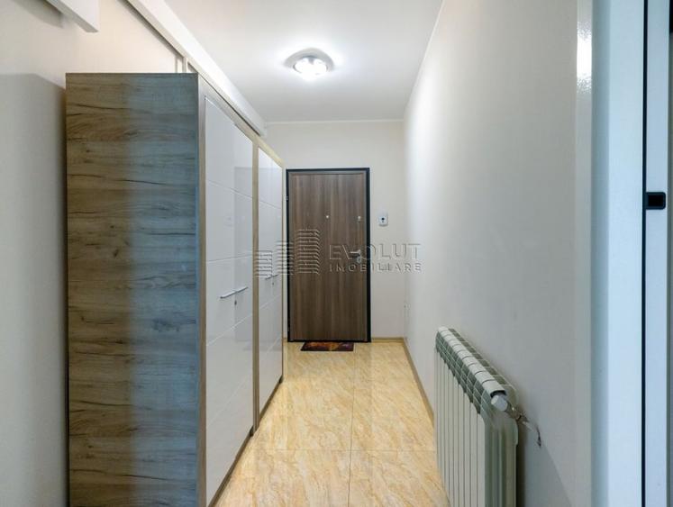 Apartament cu 3 camere decomandat, mobilat în Central