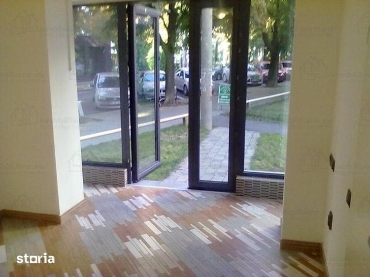 Spațiu comercial, de 40 mp, în Progresul