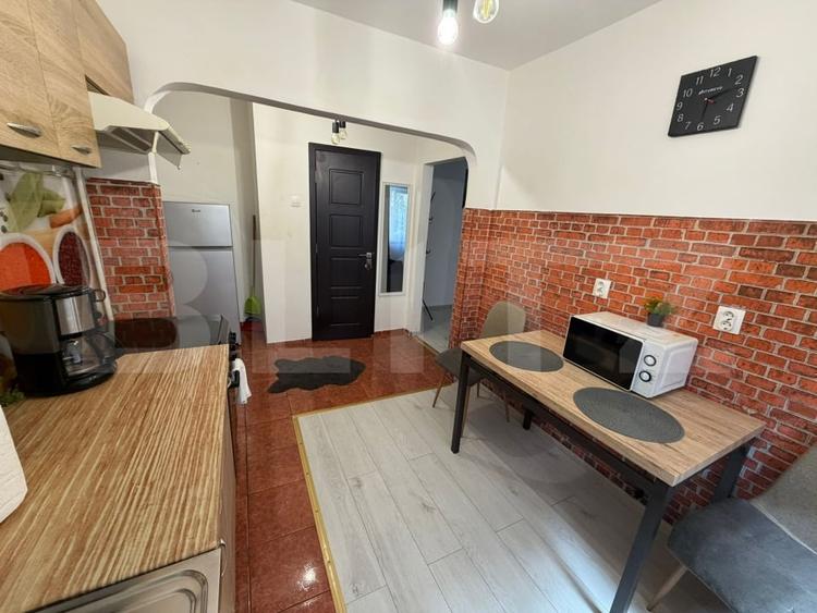 Apartament cu doua camere, 55 mp, semidecmandat, zona Cetate - 5