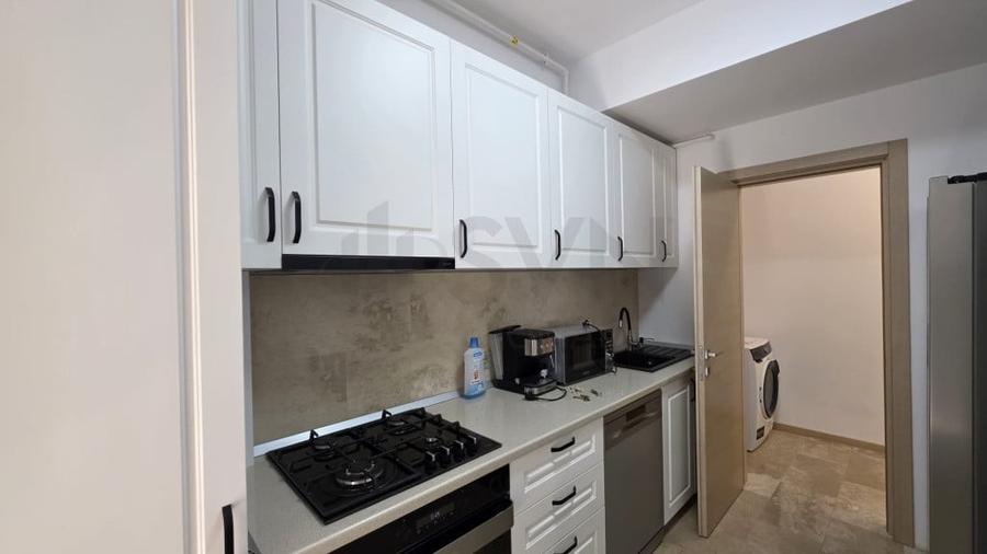 Apartament cu 3 camere semidecomandat în Grădina Icoanei