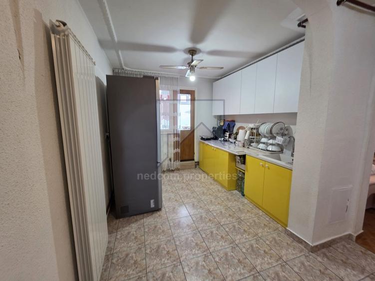 Apartament cu 3 camere decomandat, mobilat în Rahova
