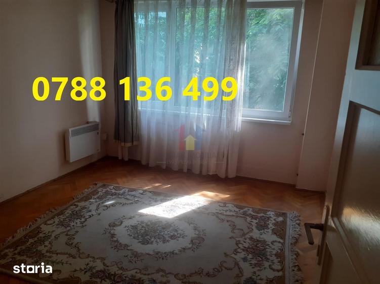 Apartament cu 3 camere semidecomandat în Hristo Botev